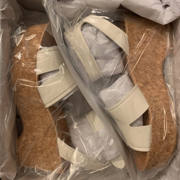 Dolce Vita Linda Cork White Platform Sandals - Picture 4 of 4